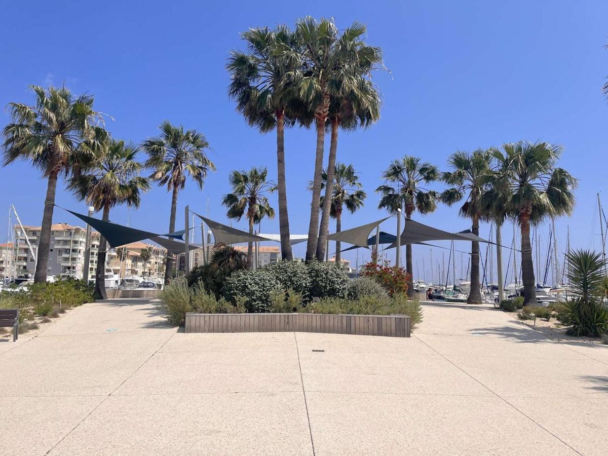 Appartement 2P, 4 Couchages, Terrasse Et Salon De Jardin A 200M De La Plage, Frejus - Fr-1-226A-22 ภายนอก รูปภาพ