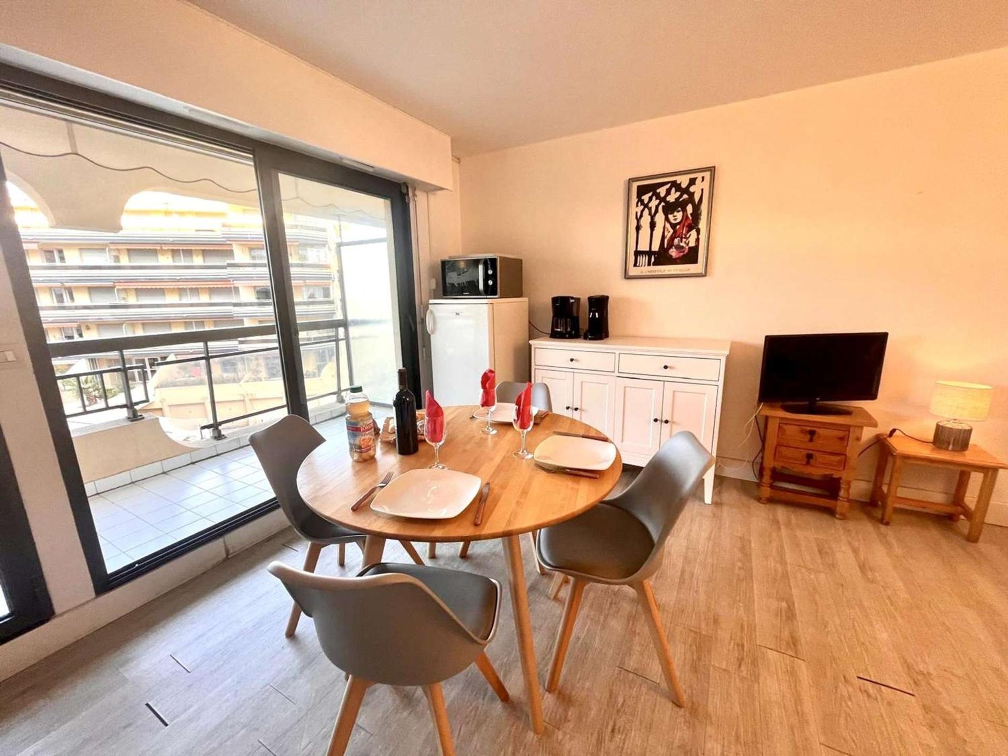 Appartement 2P, 4 Couchages, Terrasse Et Salon De Jardin A 200M De La Plage, Frejus - Fr-1-226A-22 ภายนอก รูปภาพ